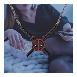 MAEVEL Collier Sabre Deadpool